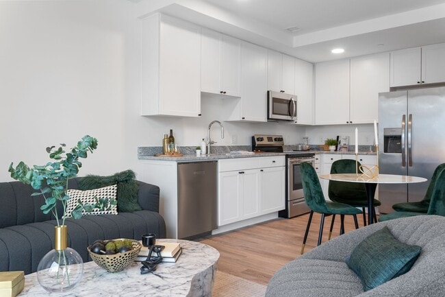 1BR, 1BA - 707SF
