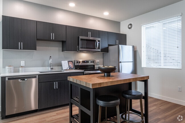 Interior Photo - Urbana on 12th Rental