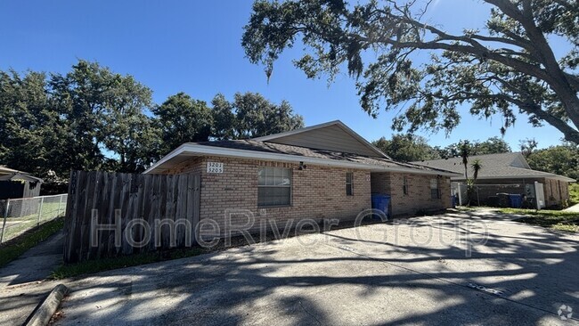 Building Photo - 3201 Bloomingdale Villas Ct Rental