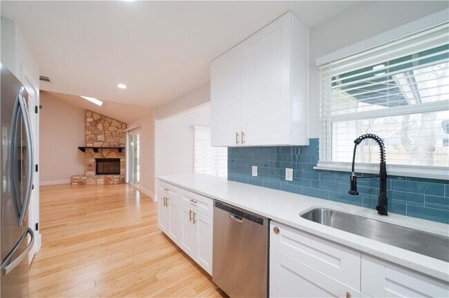Photo - 2515 Berkett Dr