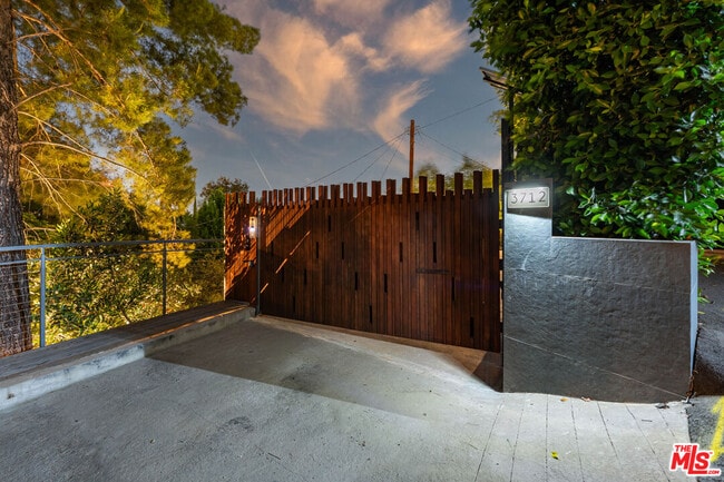 Photo - 3712 Broadlawn Dr