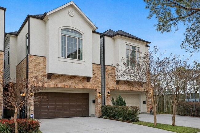 Photo - 3022 Maxroy St