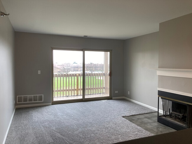 Photo - 208 Glengarry Dr Unit 304