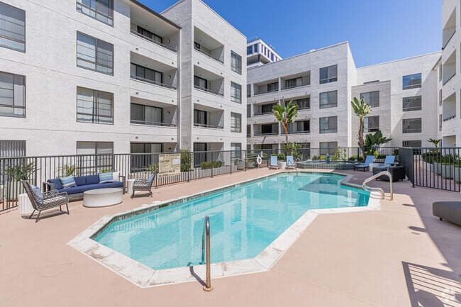 Pool - Market Street Square