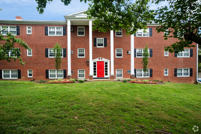 Community Exterior - Society Hill at Lehigh Park Rental