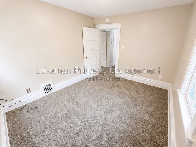 Photo - 917 Oak St