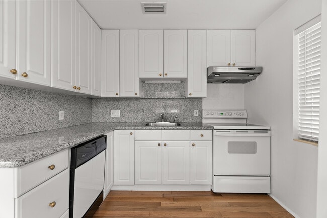 Photo - 223 Park Ave Unit 2