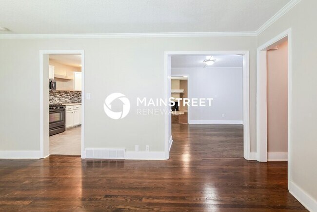 Photo - 3 Bedroom Pet-Friendly Home in Pleasant Hill, MO with Main Street Renewal