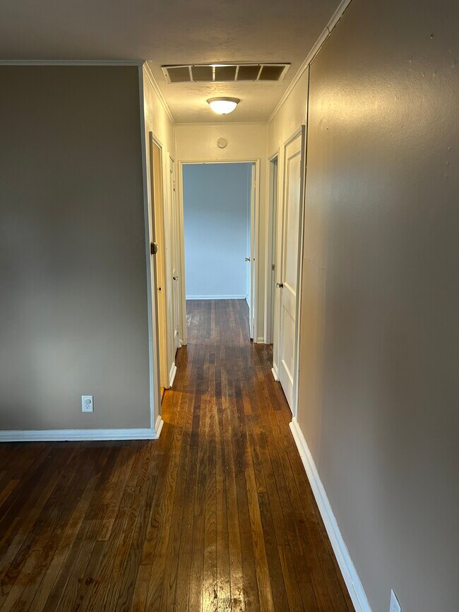 Photo - 806 Lonsvale Dr