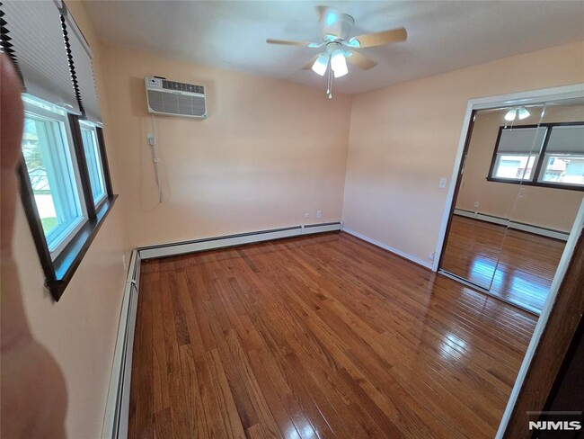 Photo - 14 Chestnut St