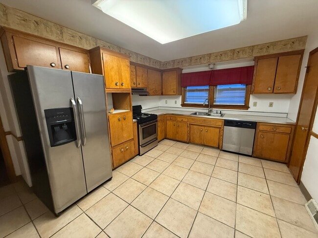 Photo - Euclid 3 Bedroom Ranch