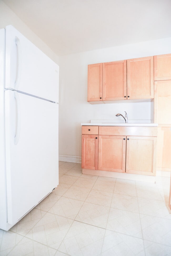 Photo - 2948 N Seeley Ave