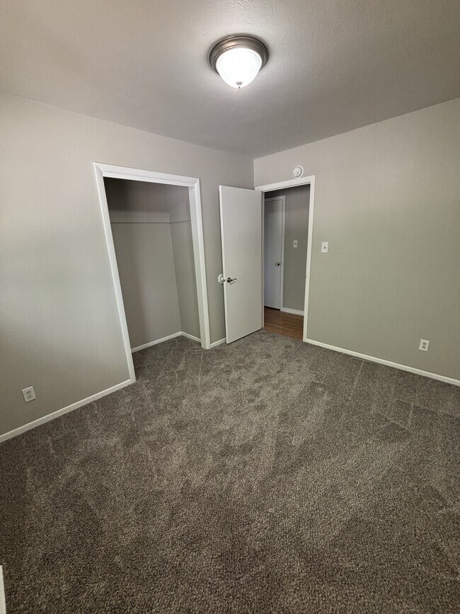 Photo - 3495 Montebello Dr W