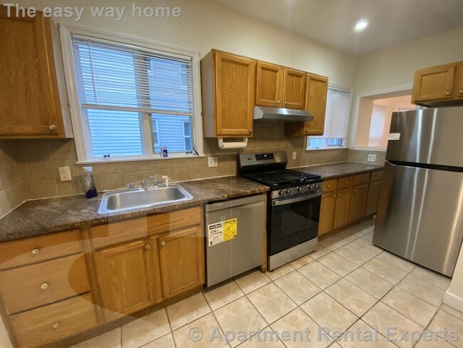 Photo - 1028 Fellsway Apartment