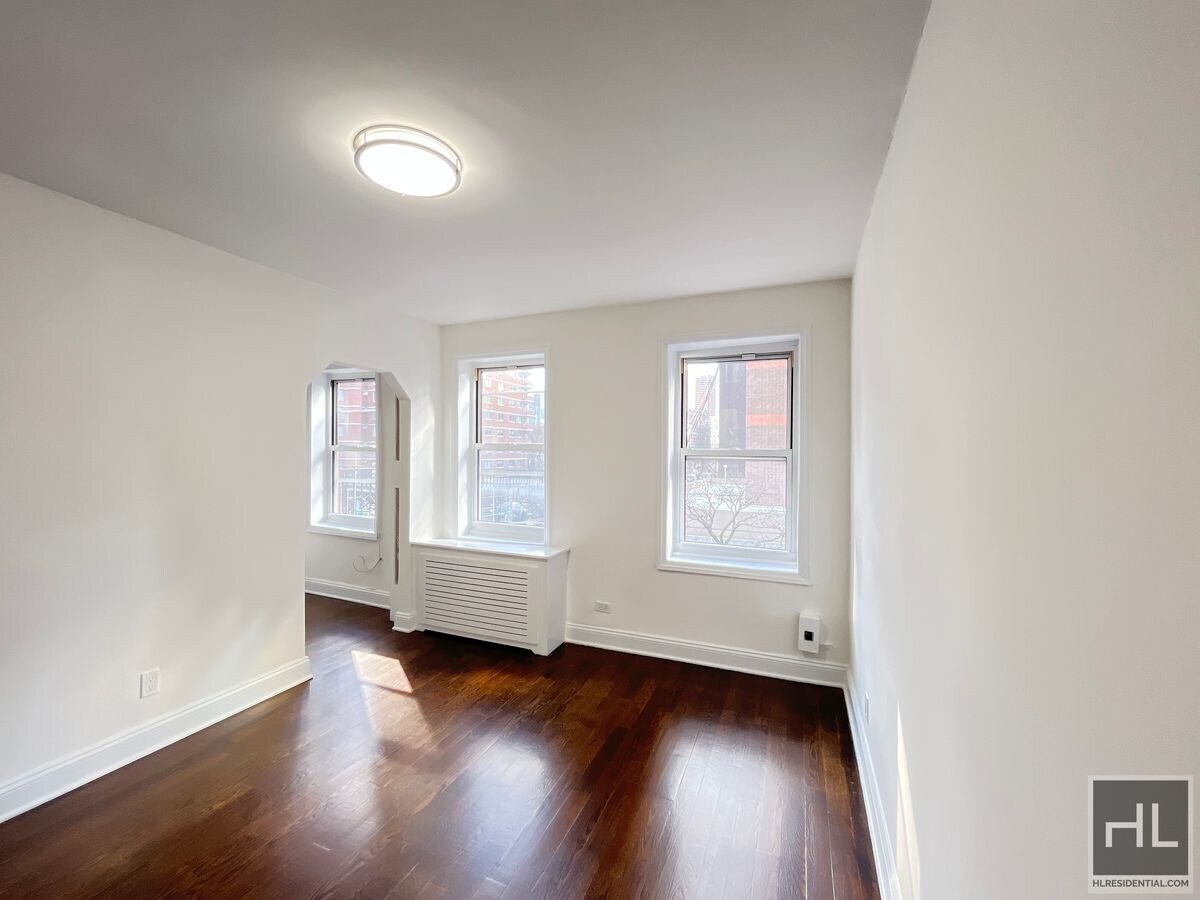 SECOND AVENUE - SECOND AVENUE Unit 4B