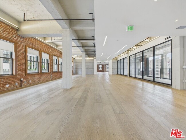 Building Photo - 808 S Broadway Unit 7th Floor