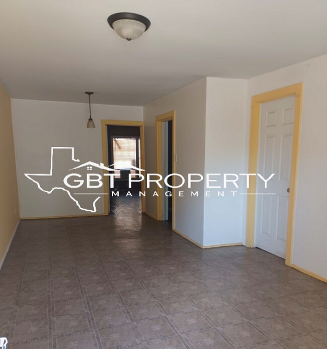 Building Photo - 207-207 Davis St Unit Apt 207