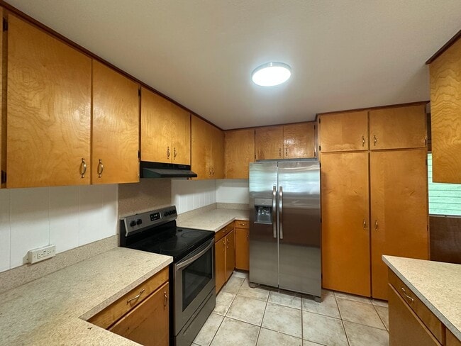 Photo - 929 Maniniholo St