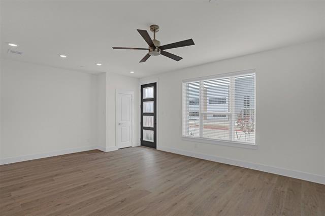 Photo - 2549 Huxley Mews