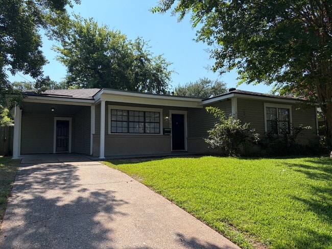 Building Photo - 3BR in Broadmoor