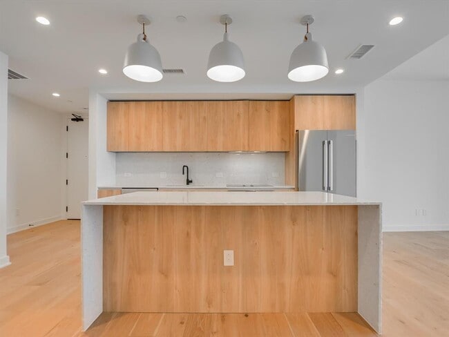 Photo - 84 East Ave Unit 3410