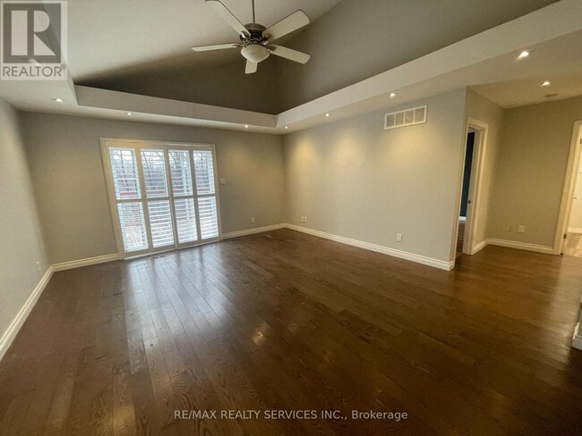 Photo - 109 River Rd