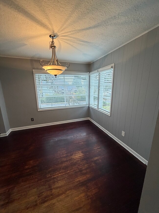 Photo - 4838 Summit St