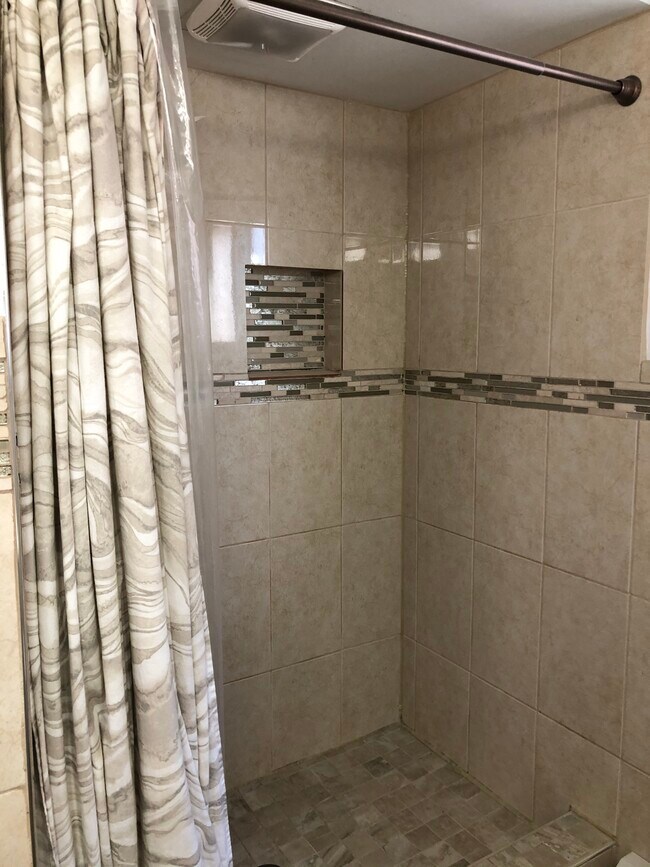Photo - 3520 W 59th St Unidad #1