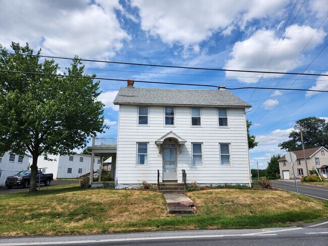 Charming Farm House Available in Lititz! - Charming Farm House Available in Lititz!