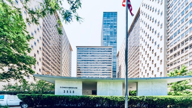 Building Photo - 3950 N Lake Shore Dr Unit 406-B Rental