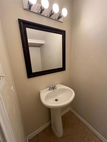 Photo - 711 E College St
