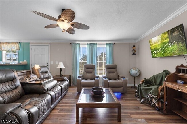 Photo - 701 Coral Dr