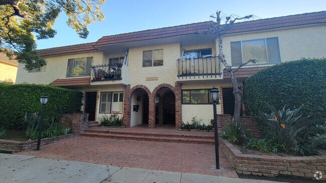 Building Photo - 1323 S Carmelina Ave Unit 215 Rental