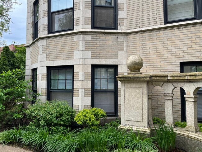 Photo - 544 Sheridan Rd Unit #G