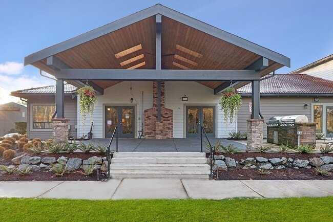 Leasing Office Exterior - Taluswood Apartments