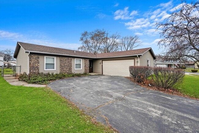 Building Photo - 8218 N Carrolton Ct