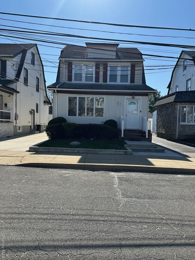 Building Photo - 7 Starks Pl Unit 2