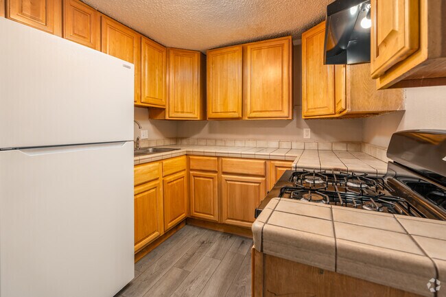 1BR, 1BA - 896SF - Kitchen