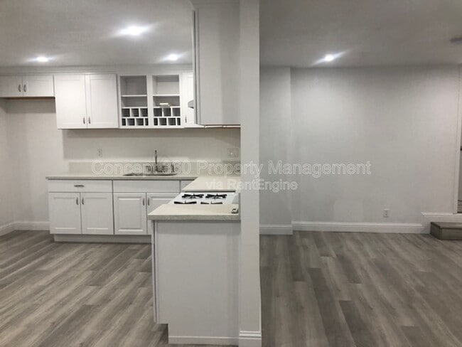 Photo - 1327 W Parade St