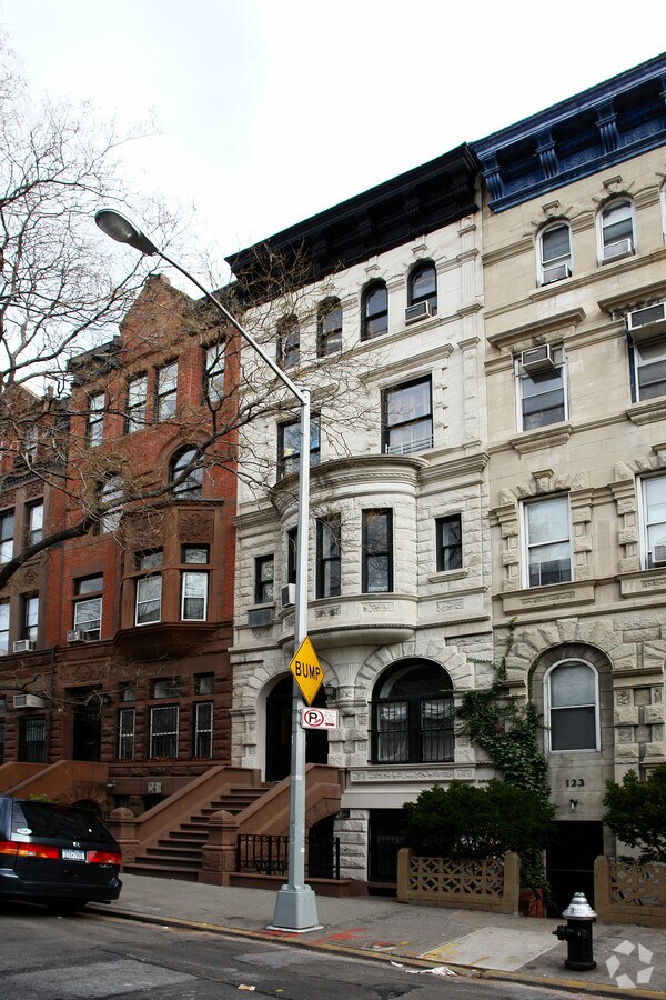 Photo - 125 W 77Th St