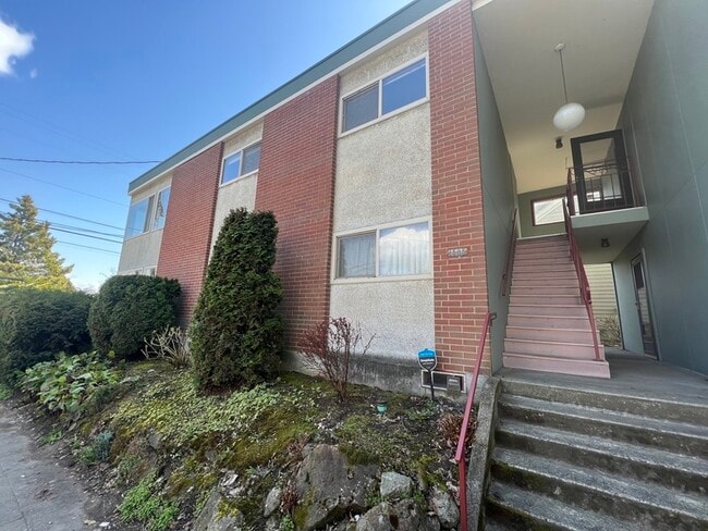 Building Photo - 1505 E Galer St Unit Apt#3