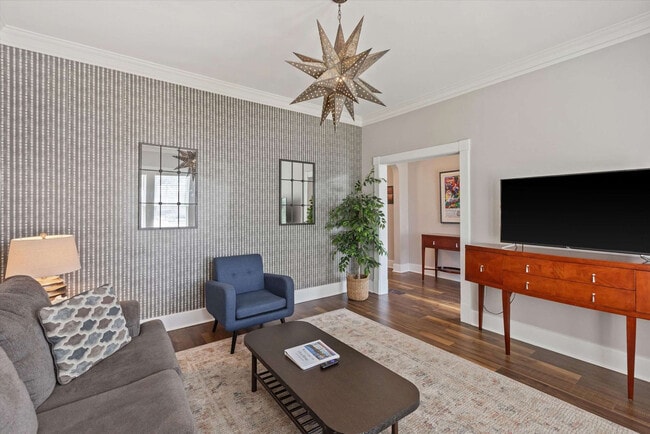 Photo - 2080 Court Ave Unit SI ID1608483P