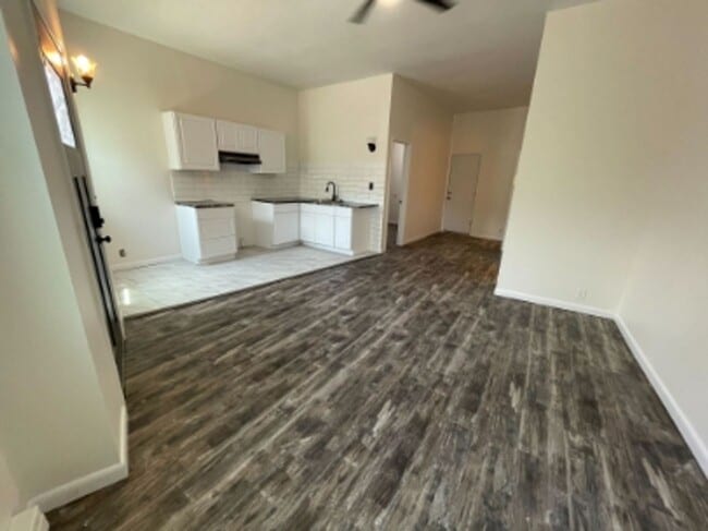 Building Photo - 34-36 Albany Avenue Unit 1