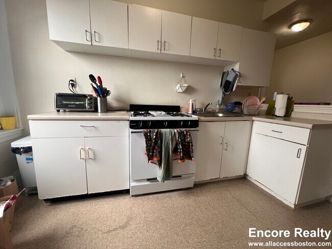 1788 Beacon St Unit 7
