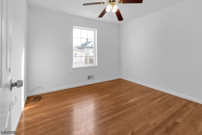 Photo - 210 Port Ave