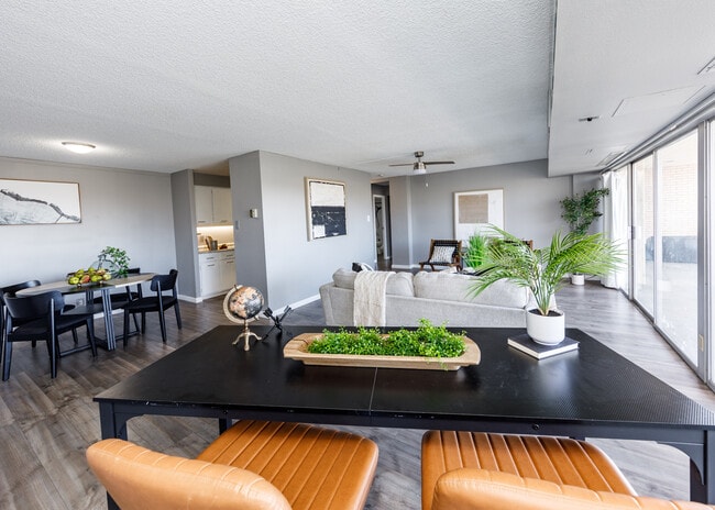 Photo - 411 Lakewood Cir Unit B-913