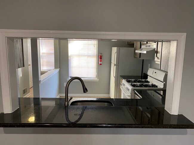 Kitchen - 907 Woodbridge Commons Way Unit 907