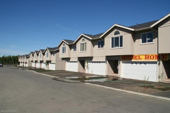 Building Photo - 4 Bedroom Wasilla Townhouse!