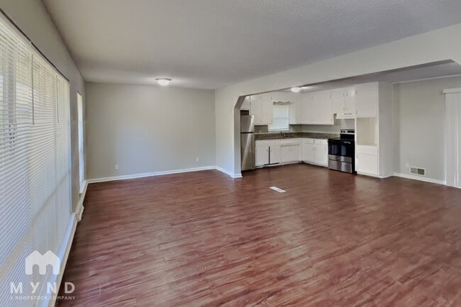 1451 Hendrix Dr