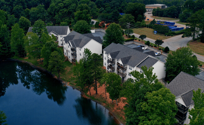 Building Photo - Lakeview Apartments